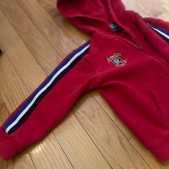 🔥 Polo Ralph Lauren Kids Red Zip-Up Hoodie – Classic & Cozy! 🔥 - Picture 6 of 7